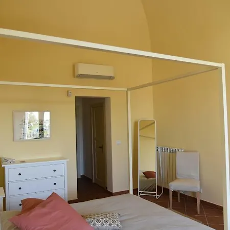 לינה וארוחת בוקר Giardino Arancio 4*