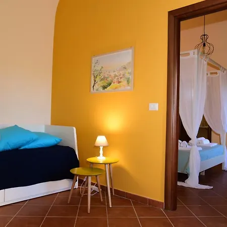 Giardino Arancio לינה וארוחת בוקר 4*